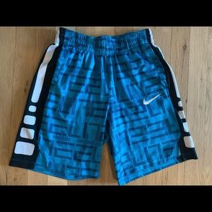 Nike Elite boys size Medium